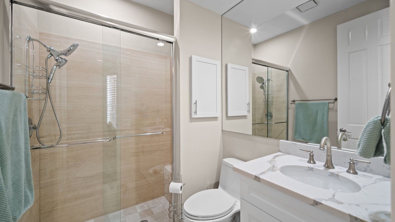 Photo of Bathroom in Park Shore