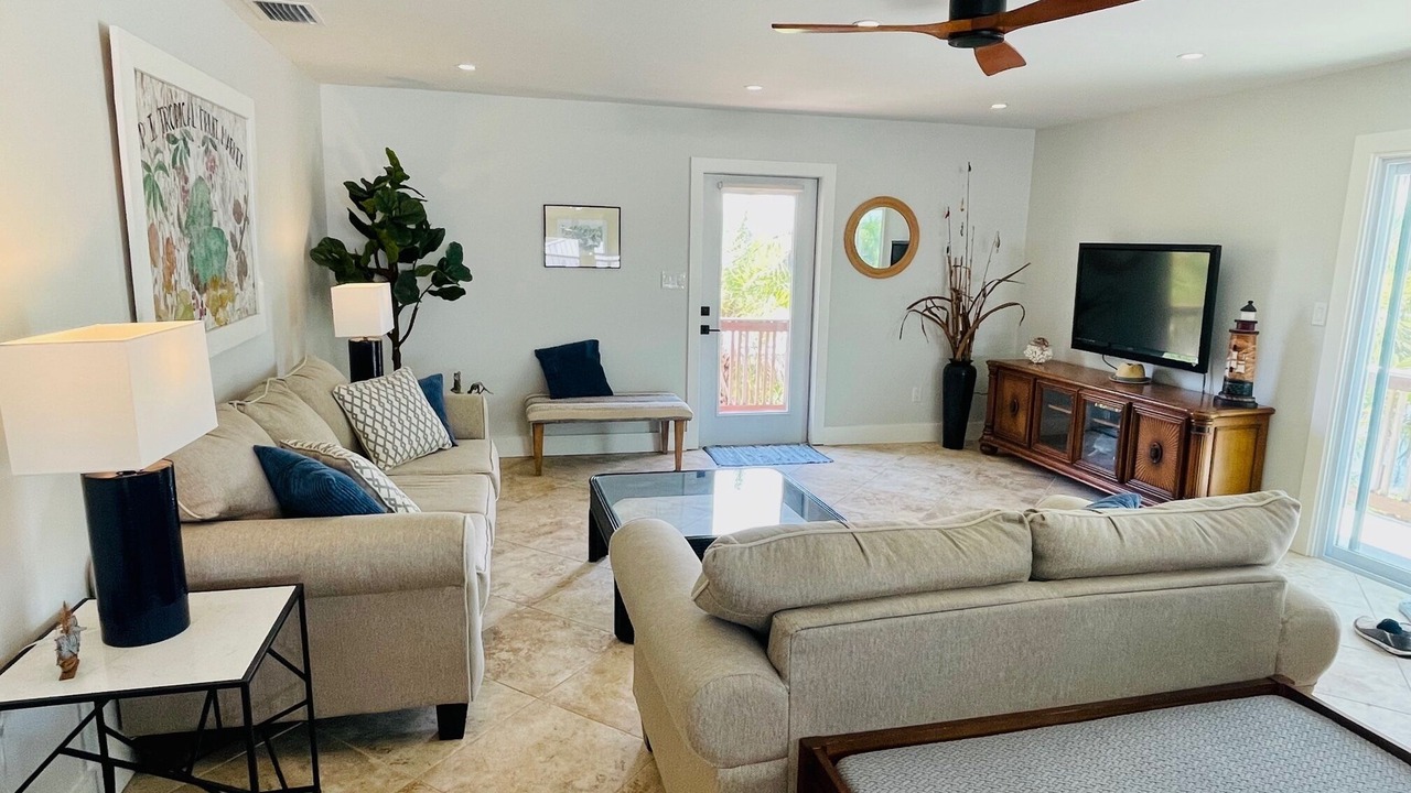 Photo of Livingroom in Bokeelia