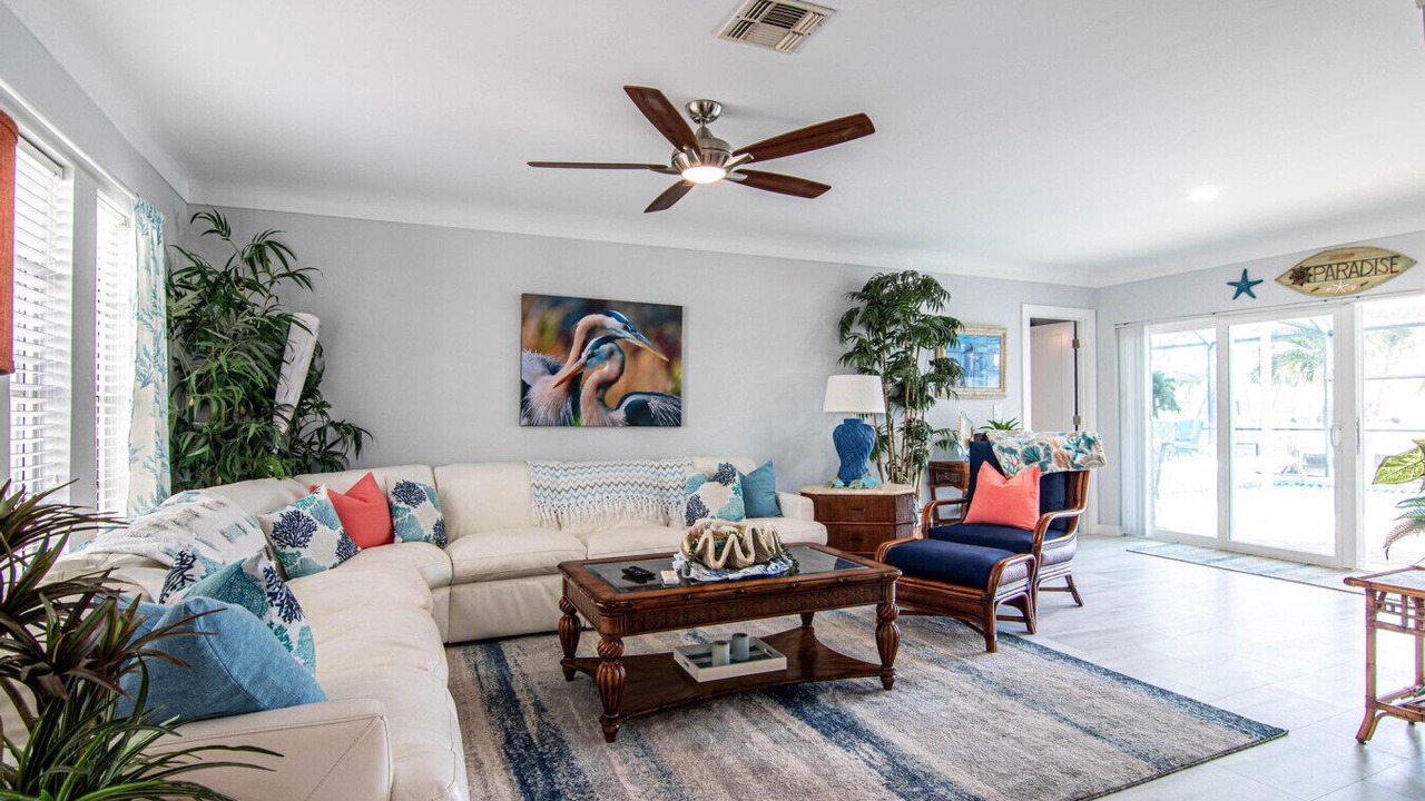 Photo of Livingroom in Lochmoor Waterway Estates