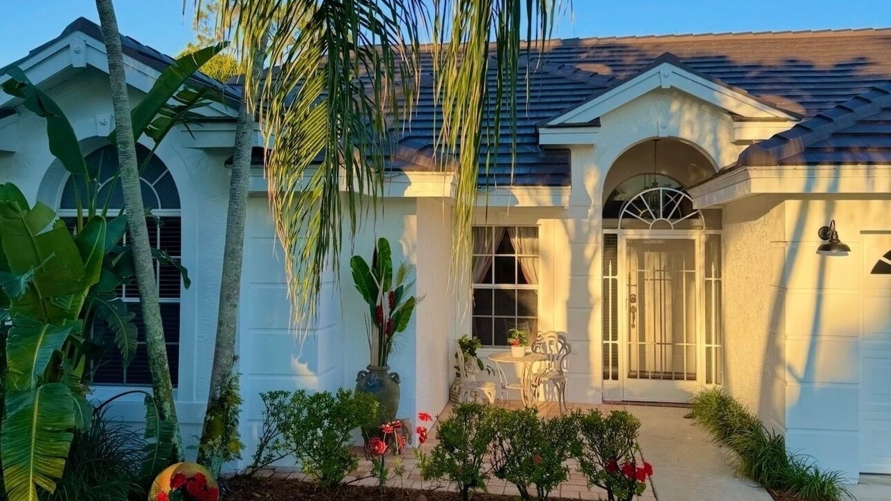 Photo of Outdoor in Crown Pointe