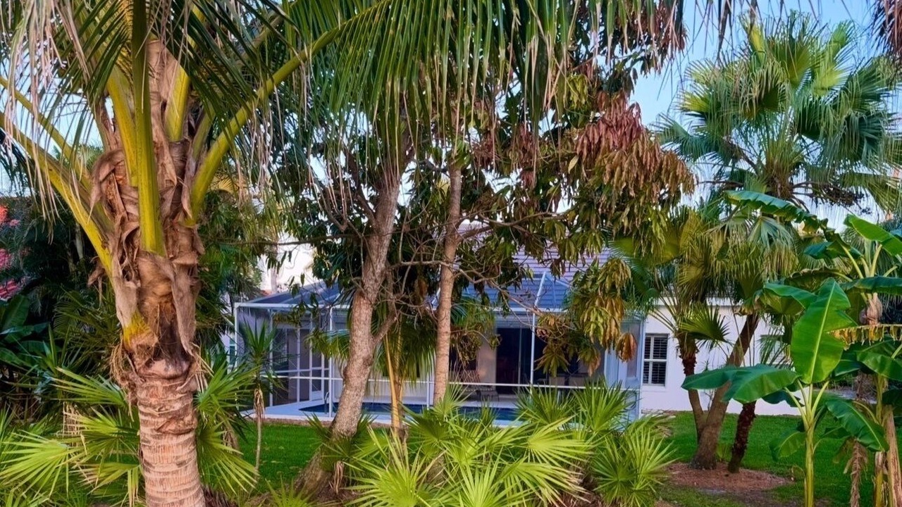 Photo of Outdoor in Crown Pointe
