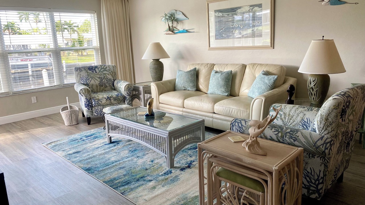 Photo of Livingroom in Yacht Club