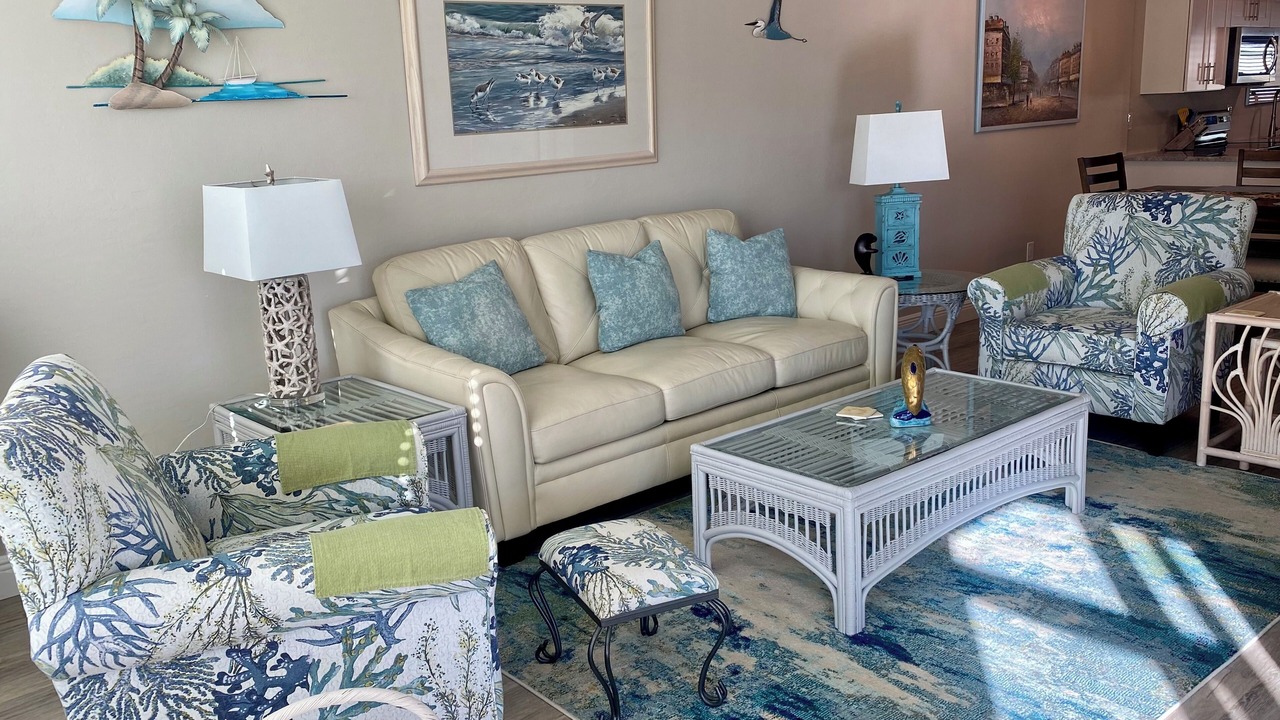 Photo of Livingroom in Yacht Club
