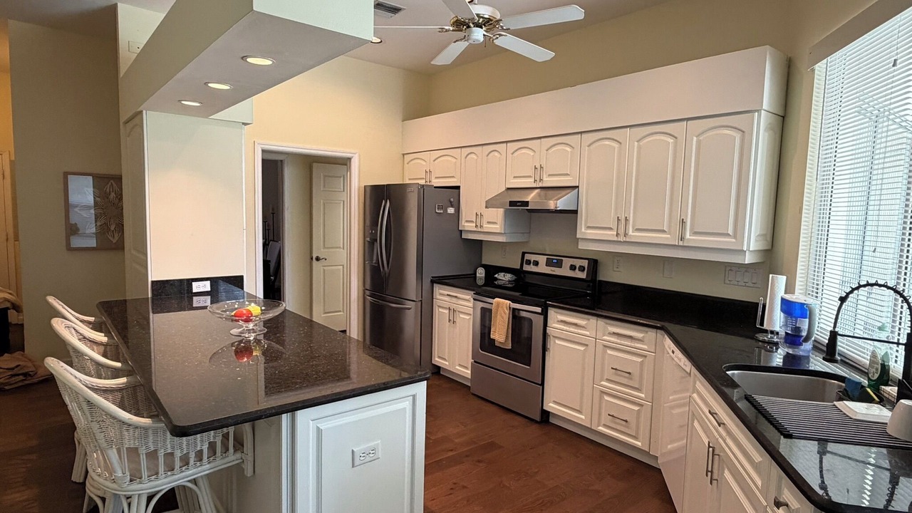 Photo of Kitchen in Golden Beach