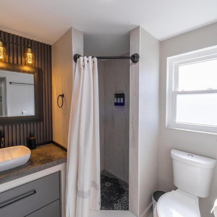 Photo of Bathroom in Bayshore Gardens