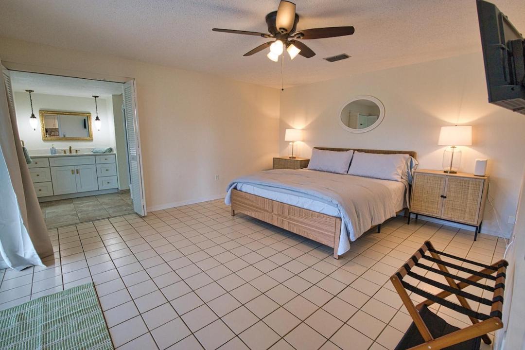 Photo of Bedroom in Oakland Hills