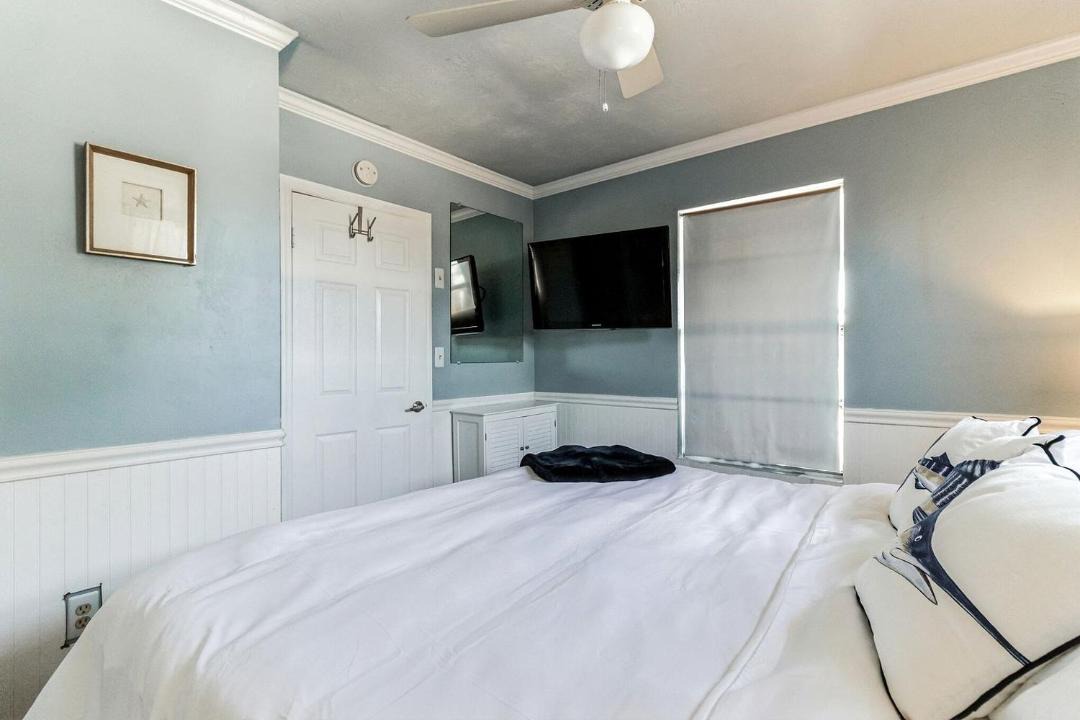 Photo of Bedroom in Flamingo Bay