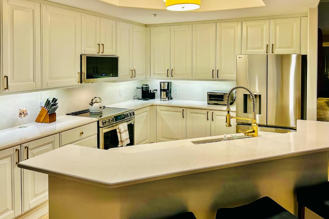 Photo of Kitchen in Royal Harbor