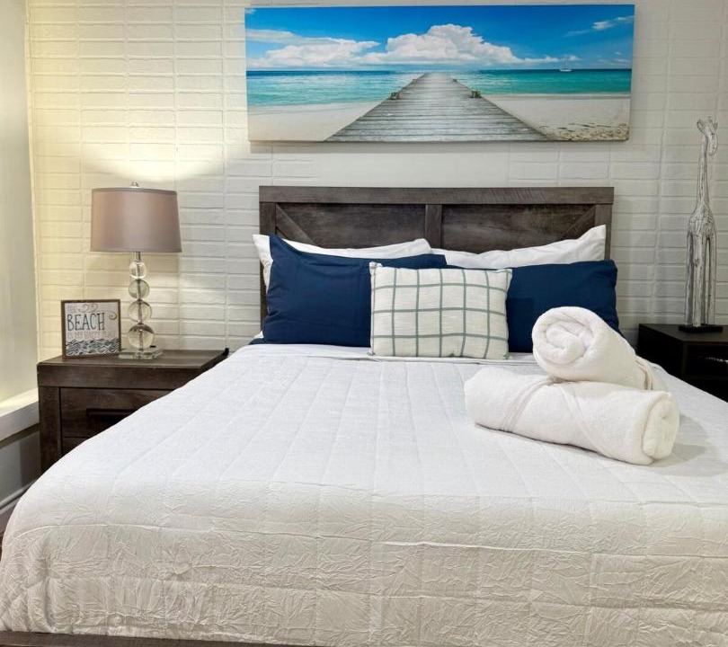 Photo of Bedroom in Bayshore Gardens