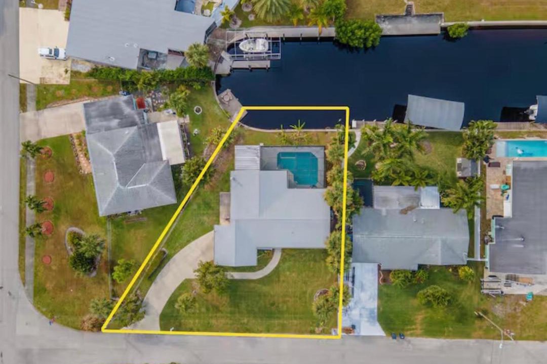 Photo of Others in Lochmoor Waterway Estates