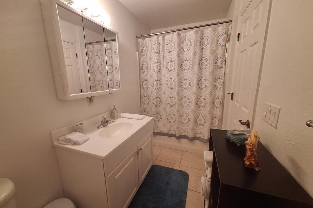 Photo of Bathroom in Englewood East