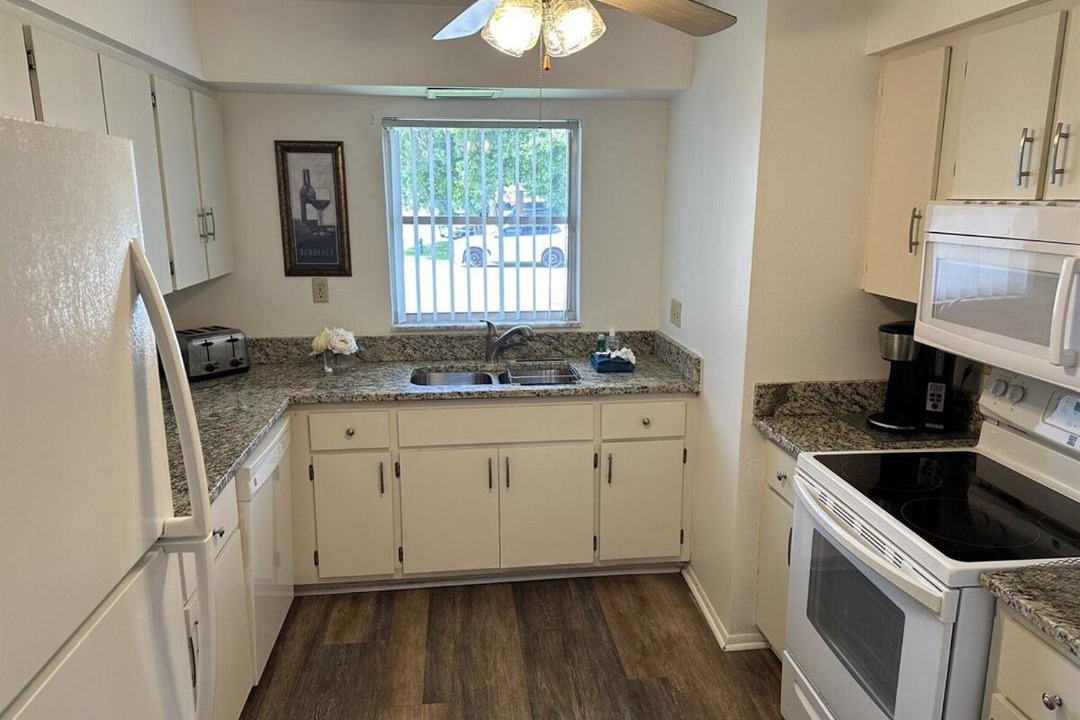 Photo of Kitchen in Caloosahatchee