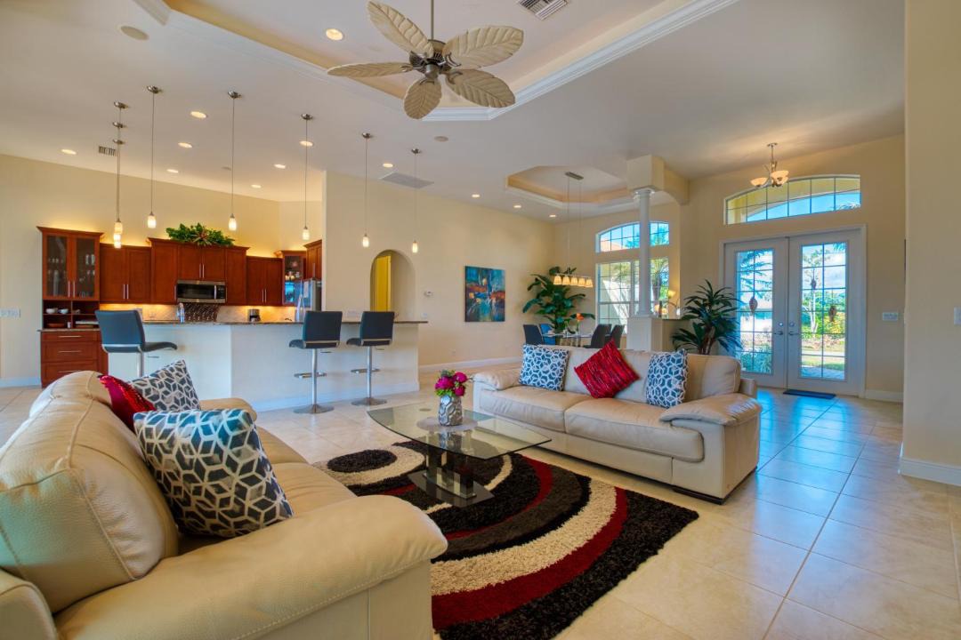 Photo of Livingroom in Caloosahatchee