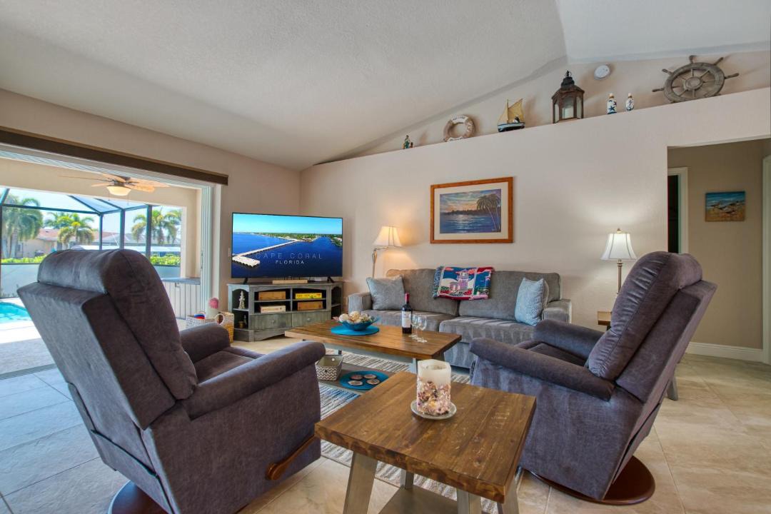 Photo of Livingroom in Caloosahatchee
