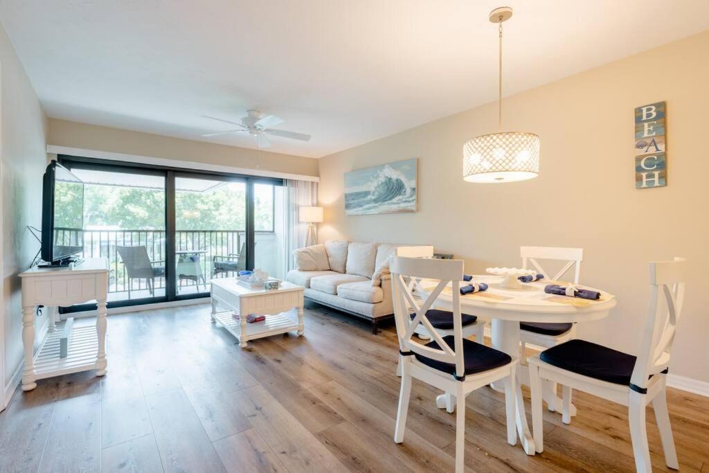 Photo of Livingroom in Park Shore