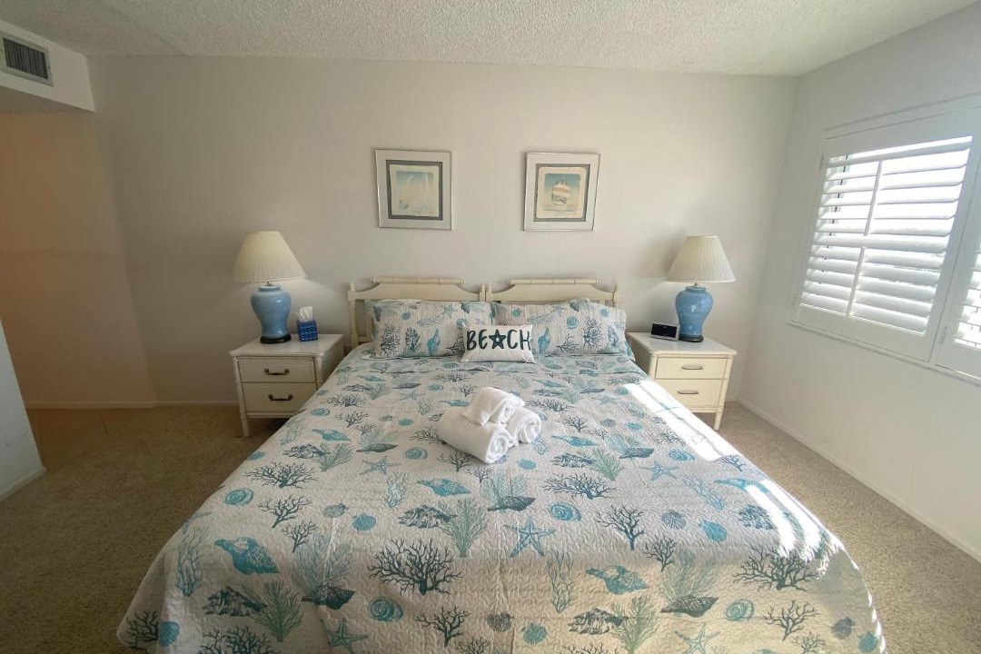 Photo of Bedroom in Mid Island