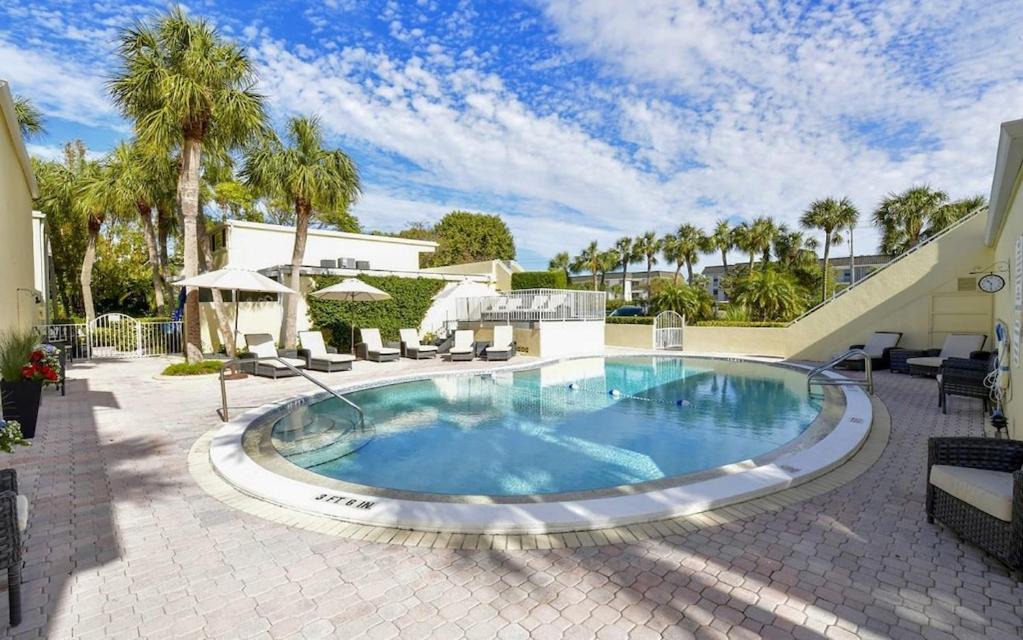 Photo of Others in Longboat Key
