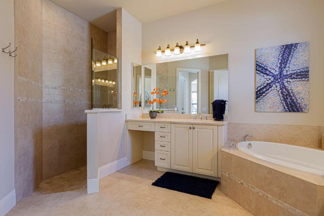 Photo of Bathroom in Central Naples