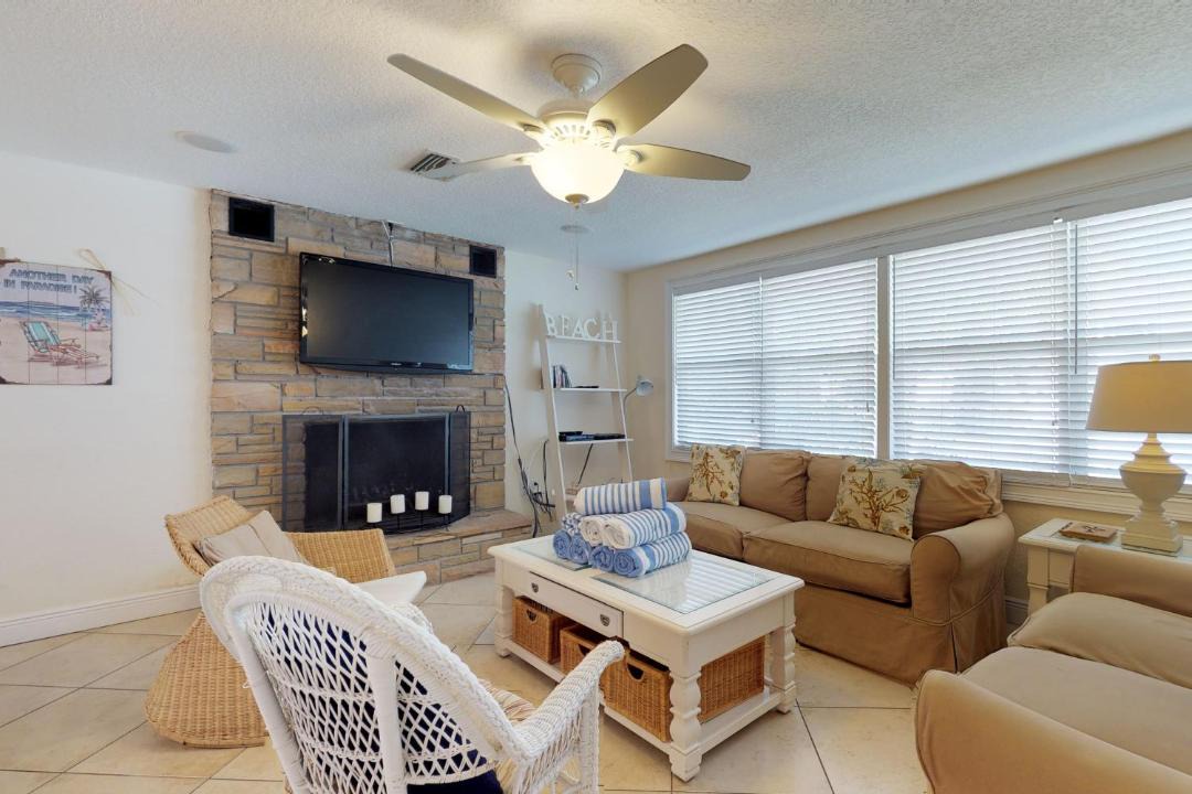 Photo of Livingroom in Holmes Beach
