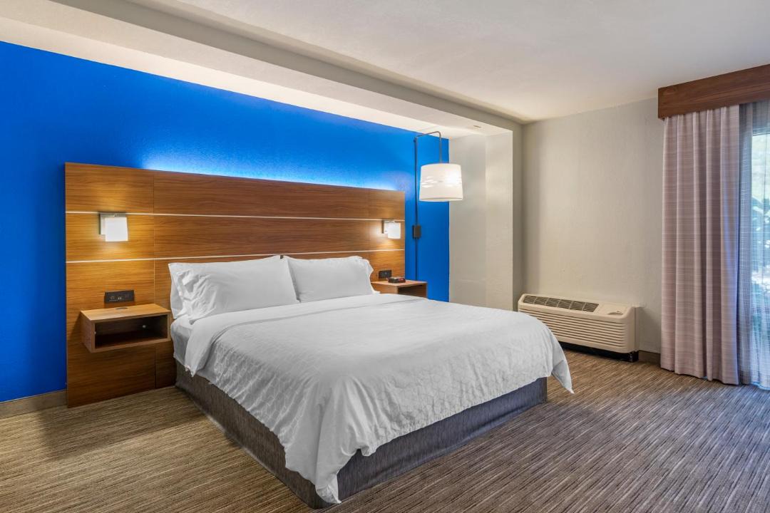 Photo of Bedroom in Caloosahatchee