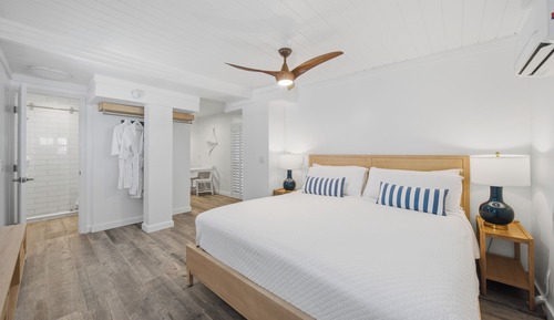 Room, 1 King Bed, Kitchen, Garden View (Hibiscus)