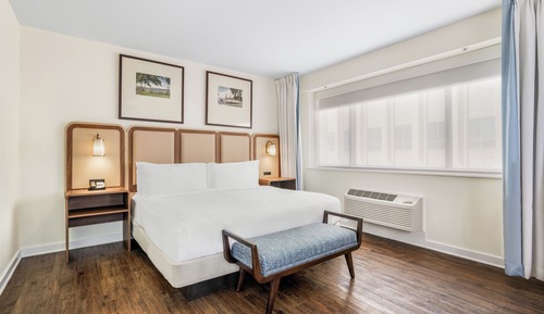 Deluxe Room, 1 King Bed