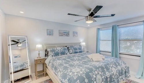Classic Condo, 2 Bedrooms, Non Smoking, Pets Allowed
