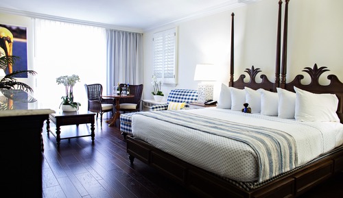 Deluxe Room, 1 King Bed, Lake View