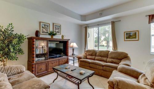 Three-Bedroom Vacation Home 