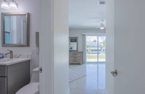 Port Charlotte - Charlotte Harbor House | Gorgeous Newly Renovated Modern Home! Dock, Direct Access to Charlotte Harbor! Fisherman's Delight!