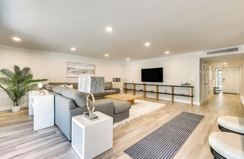 Sanibel Apartment | Luxury Sanibel Condo w/Ocean View: Steps to Beach