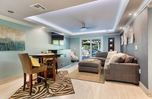 Mid Island Apartment | 1 Island Hideaway