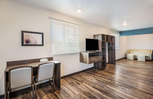 Braden River Hotel | WoodSpring Suites Bradenton