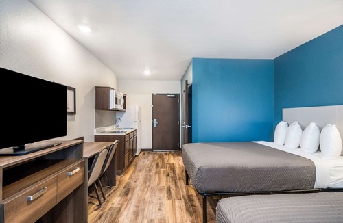Braden River Hotel | WoodSpring Suites Bradenton