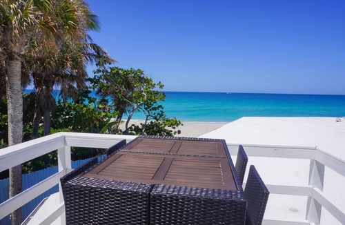 Englewood Hotel | Pearl Beach Inn