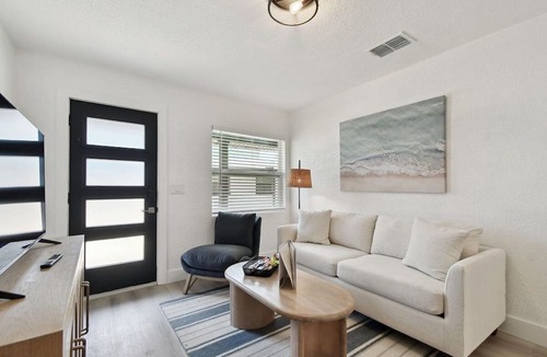 Treasure Island Apartment | Near Johns Pass 1 Block From Gulf Shores Treasure Island