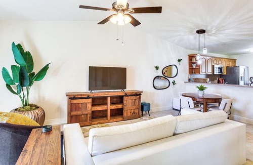 Fort Myers Apartment | Golf Getaway: Cape Coral Condo 1 Mi to River!
