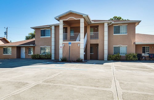 Fort Myers Apartment | Golf Getaway: Cape Coral Condo 1 Mi to River!