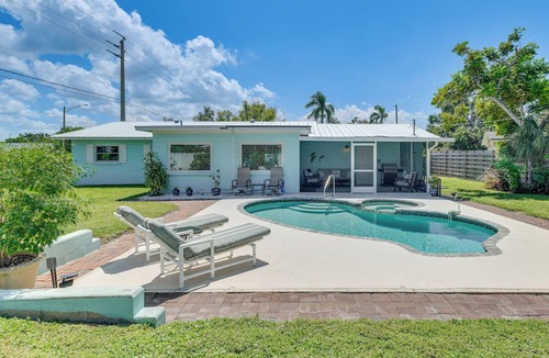 Bradenton Cottage | 'oma's House' w/Heated Pool: Near Beach & IMG