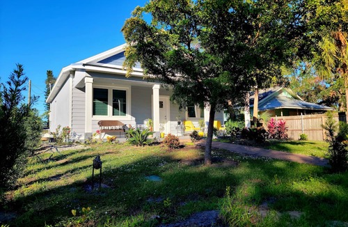 Bayou Oaks House | Central 2Bd 2Bth on the Cultural Coast