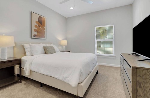 Port Charlotte Apartment | Swiftwater Apartments By Barsala