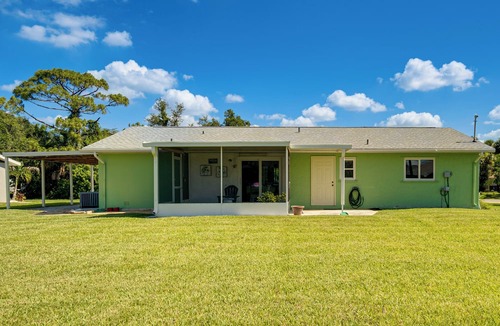 Port Charlotte Cottage | 4 Mi to Hospitals! Port Charlotte Home w/Lanai