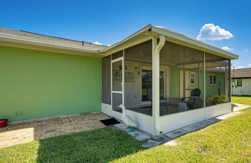 Port Charlotte Cottage | 4 Mi to Hospitals! Port Charlotte Home w/Lanai