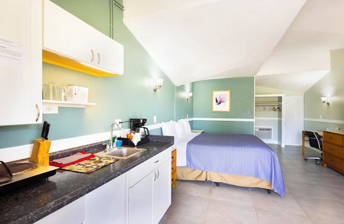 Warm Mineral Springs Hotel | Warm Mineral Springs Motel