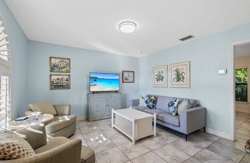 Old Naples Condo | Le Monaco - Romantic 1 BR Condo Steps from 5th Ave S. Chic Coastal Retreat with King Bed and Beach Access. Perfect Location for Couples Near Dining, Shopping, and Naples Beach