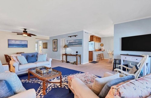 Boca Grande Condo | Charming 2 Bedroom Sea Oats - 211 in Boca Grande, perfect for a relaxing getaway.
