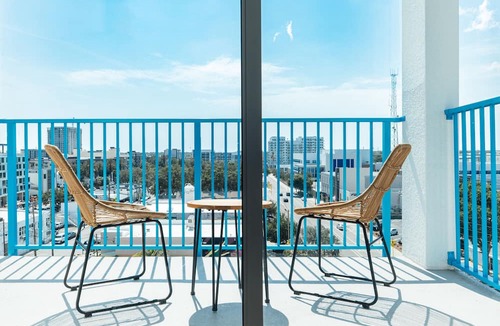 St. Petersburg - Clearwater Apartment | Mint House St. Petersburg Downtown by Kasa