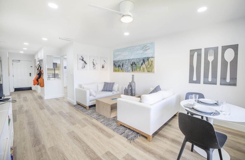Tierra Verde Condo | Five star Remodel On Bay, Close to Beach, Discount for Monthly stays