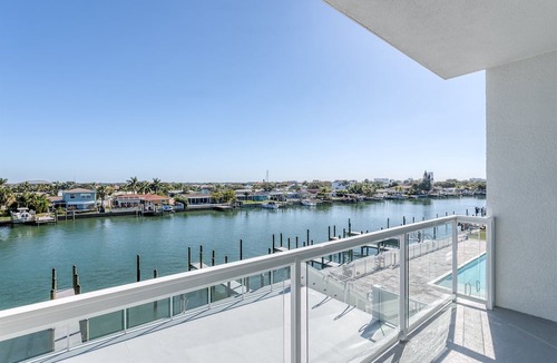 Island Estate Condo | 403, Water View-Clearwater Bch in 6 min, Pool/Gym