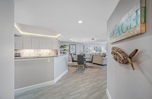 Sand Key Condo | 🩱CBC 1-15E – Private balcony, beachfront, pool, gym & pickleball!